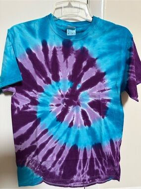 Dye Short Sleeve Tee in Turquoise & Purple